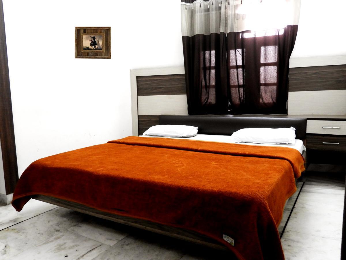 Time Square Guest House Jalandhar Dış mekan fotoğraf