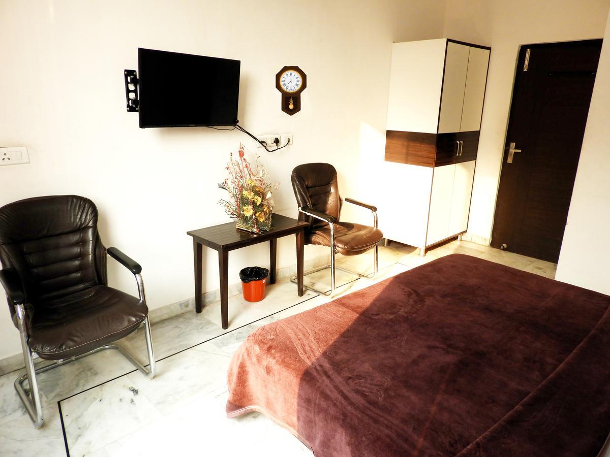 Time Square Guest House Jalandhar Dış mekan fotoğraf