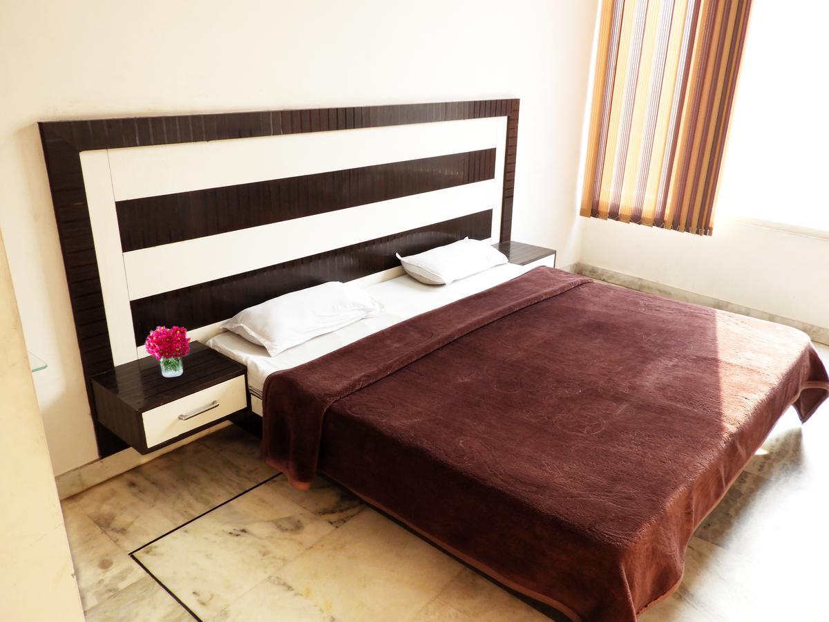 Time Square Guest House Jalandhar Dış mekan fotoğraf