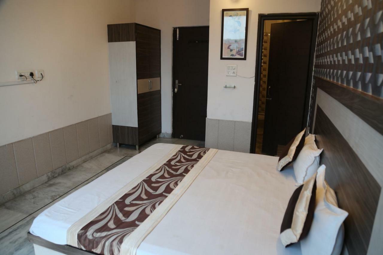 Time Square Guest House Jalandhar Dış mekan fotoğraf