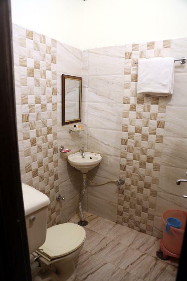 Time Square Guest House Jalandhar Dış mekan fotoğraf