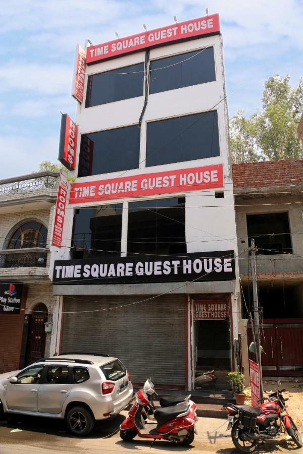 Time Square Guest House Jalandhar Dış mekan fotoğraf